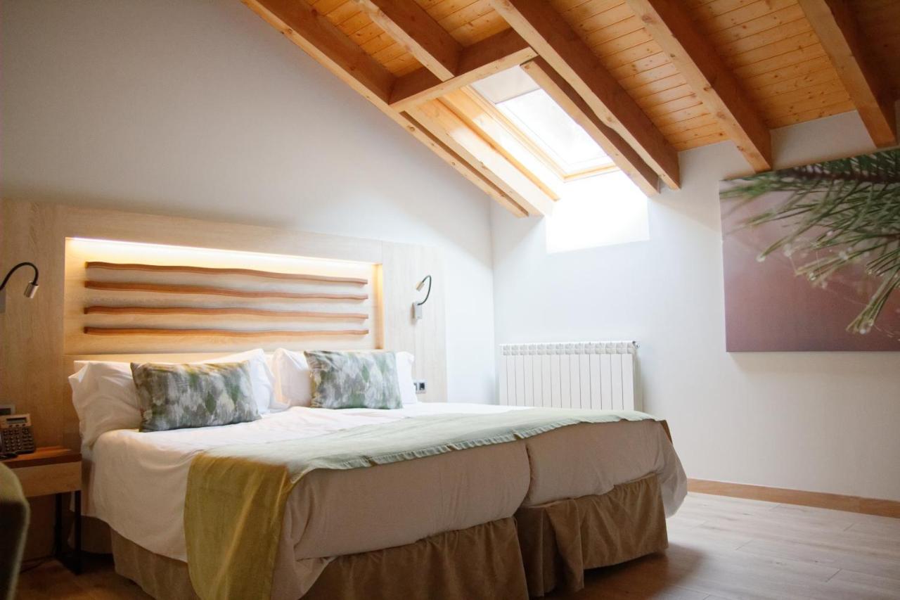 Besullo Hotel Rural Las Montanas De Pumar מראה חיצוני תמונה