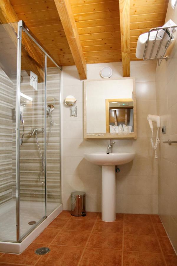 Besullo Hotel Rural Las Montanas De Pumar מראה חיצוני תמונה