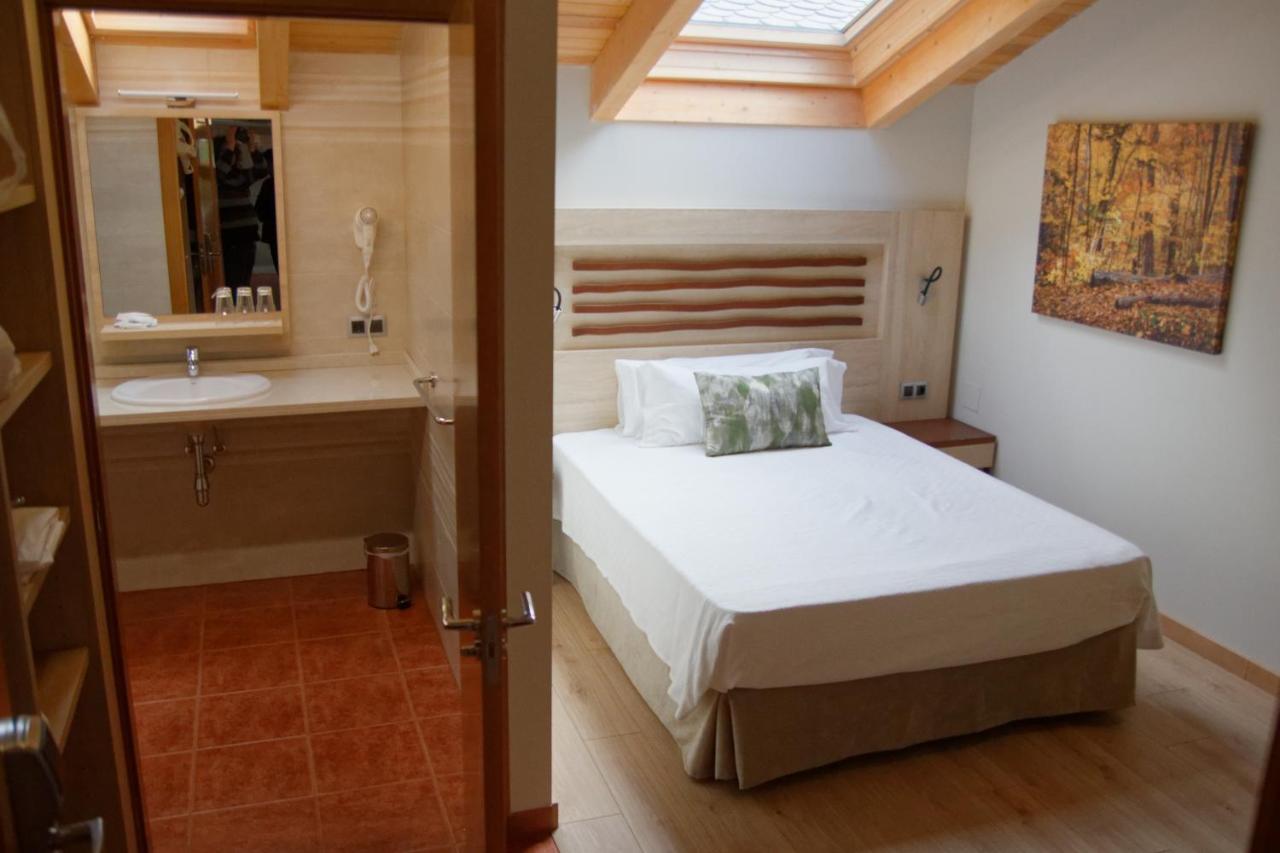 Besullo Hotel Rural Las Montanas De Pumar מראה חיצוני תמונה