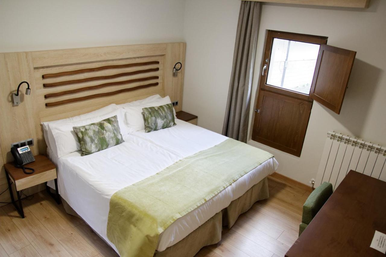 Besullo Hotel Rural Las Montanas De Pumar מראה חיצוני תמונה