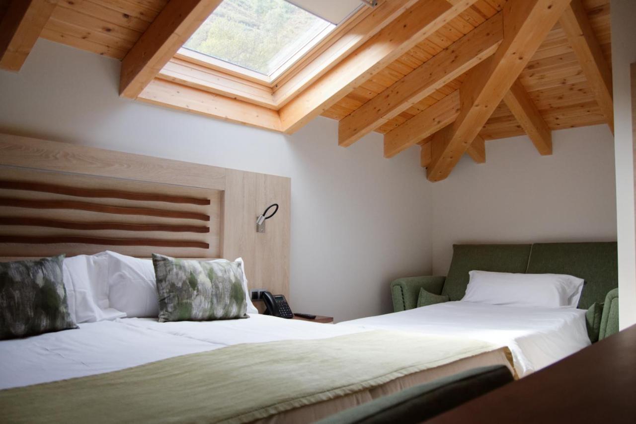Besullo Hotel Rural Las Montanas De Pumar מראה חיצוני תמונה