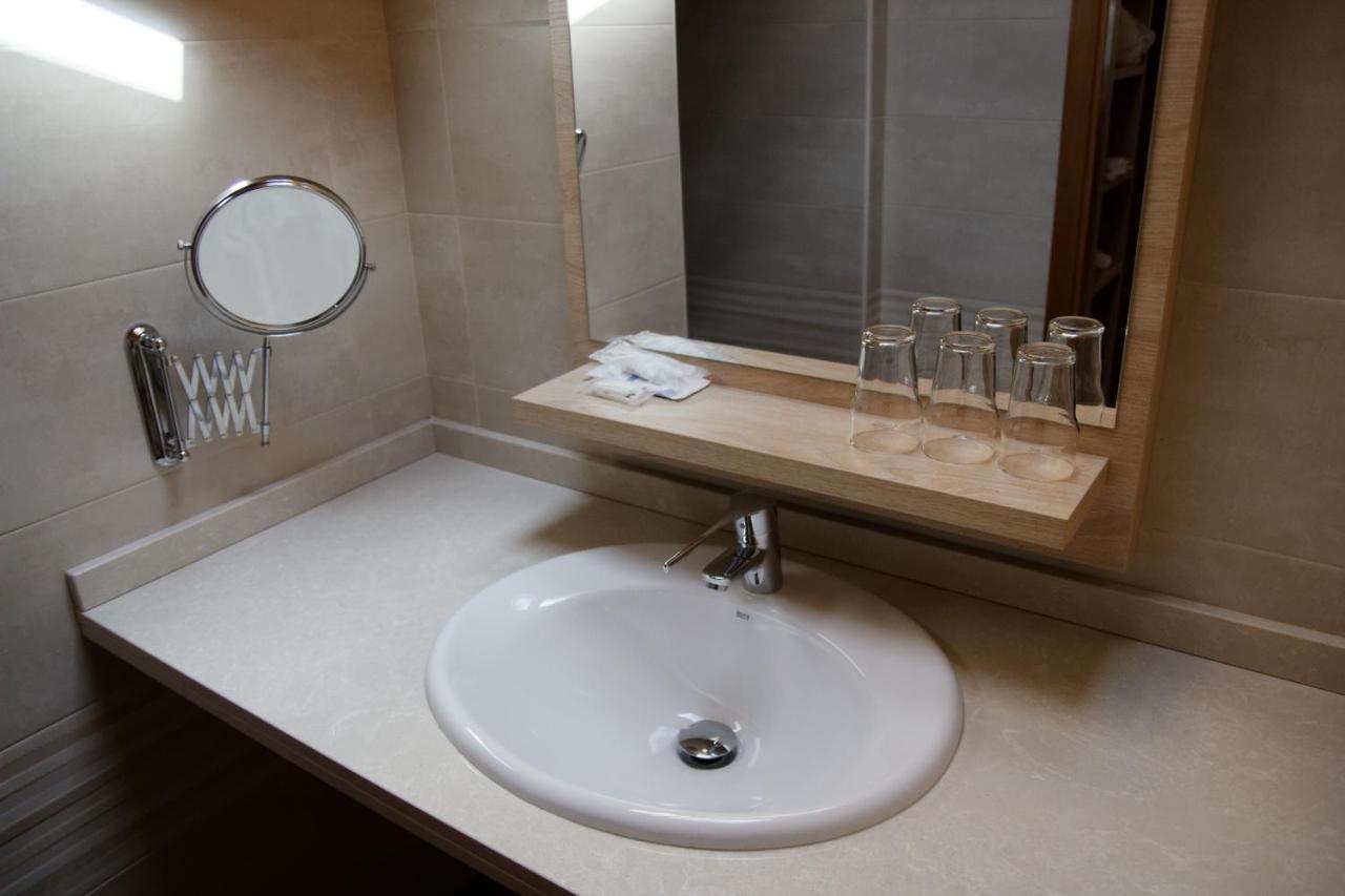Besullo Hotel Rural Las Montanas De Pumar מראה חיצוני תמונה