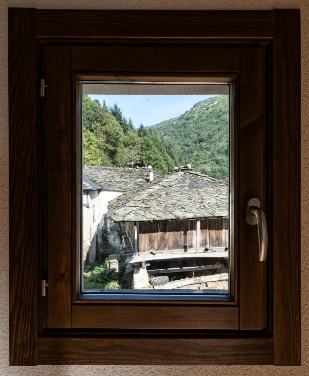Besullo Hotel Rural Las Montanas De Pumar מראה חיצוני תמונה