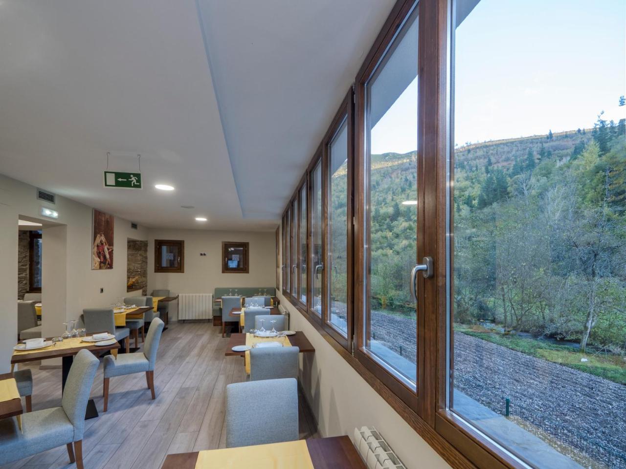 Besullo Hotel Rural Las Montanas De Pumar מראה חיצוני תמונה